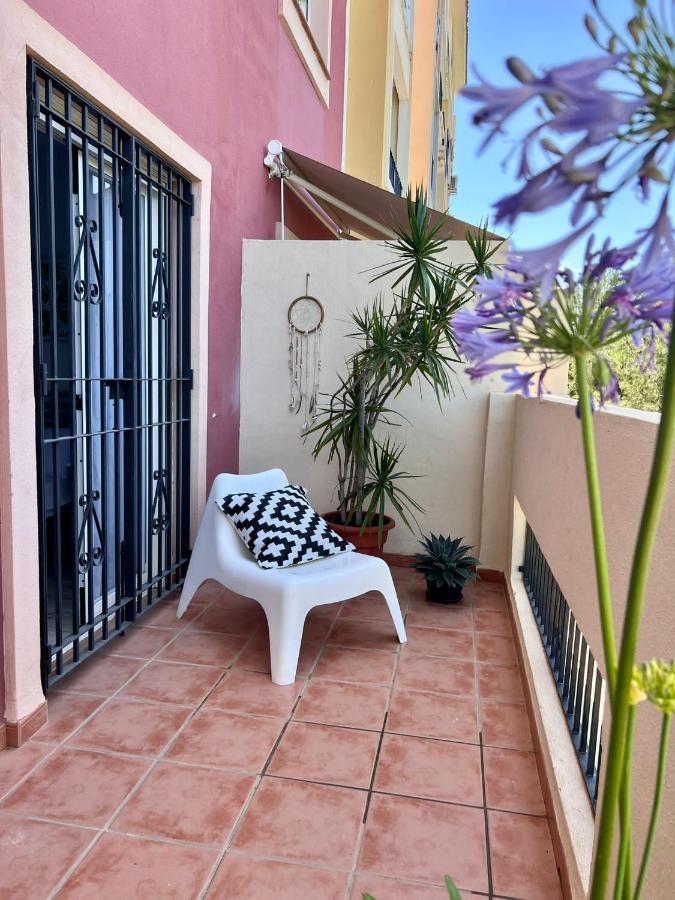 Suite Bonalba Alicante Bagian luar foto
